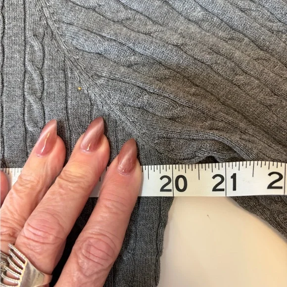 #347 H&M Dark Gray Cable Knit Cardigan. Excellent Condition. Size M - Picture 9 of 10